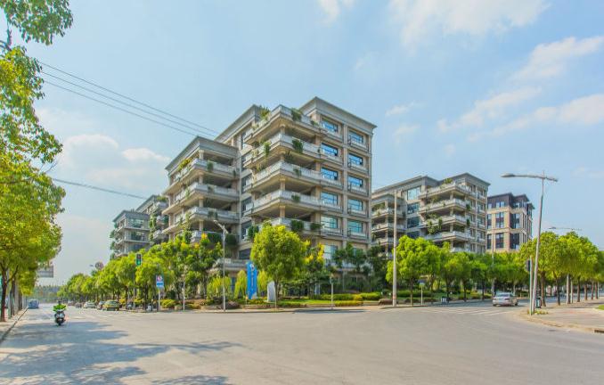 上海湯泉國際大廈：多條公交線路匯聚，員工上下班無憂