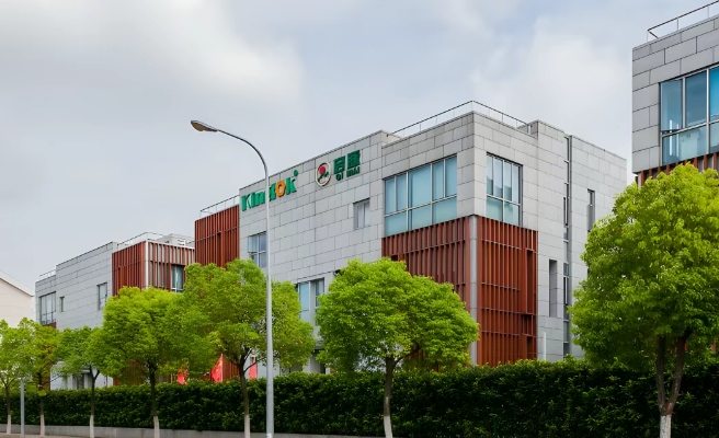 上海浦東新區(qū)出售曹路800㎡小獨棟，水電煤暢達(dá)，花園露臺陽光房加持，低總價速來！